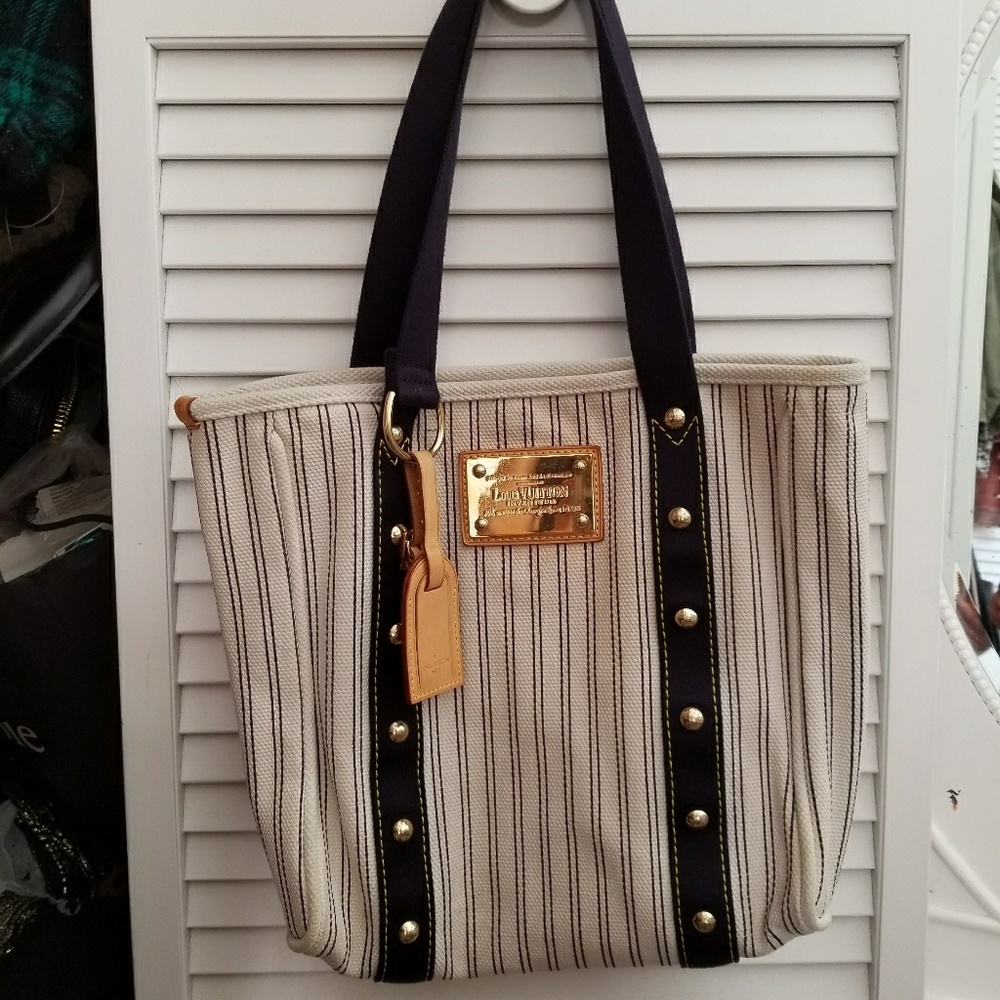Authentic superb model Antigua Louis Vuitton bag